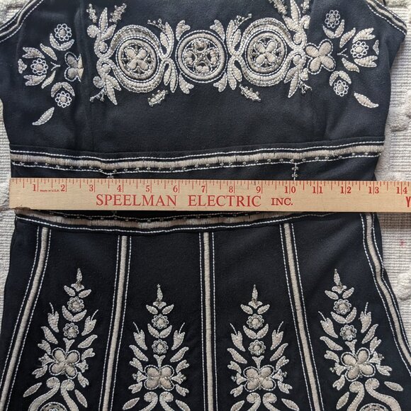Share INC International Concepts Black and Tan Floral Embroidered Beaded Dress M - Picture 5 of 10